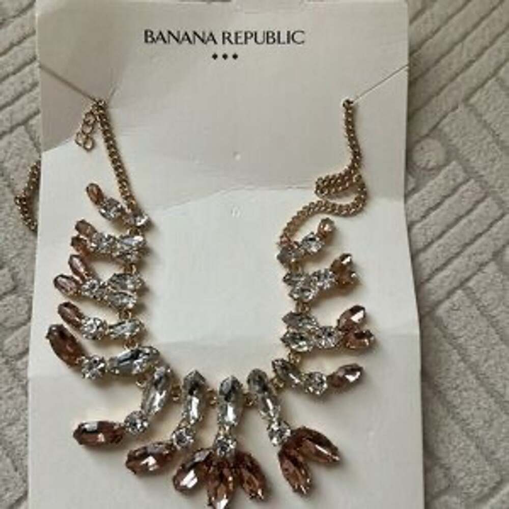 Banana Republic Necklace Gold & Clear